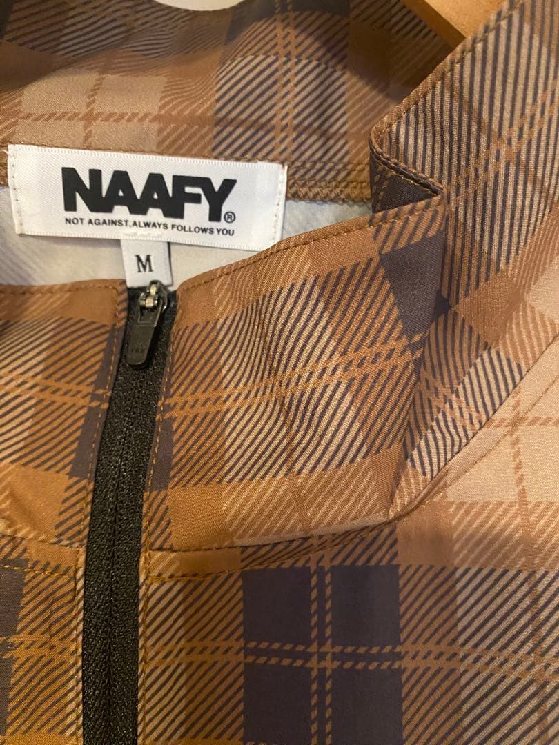 【新品未使用】NAAFY ゴルフウェアセット(ハーフジップシャツ＋ショートパンツ