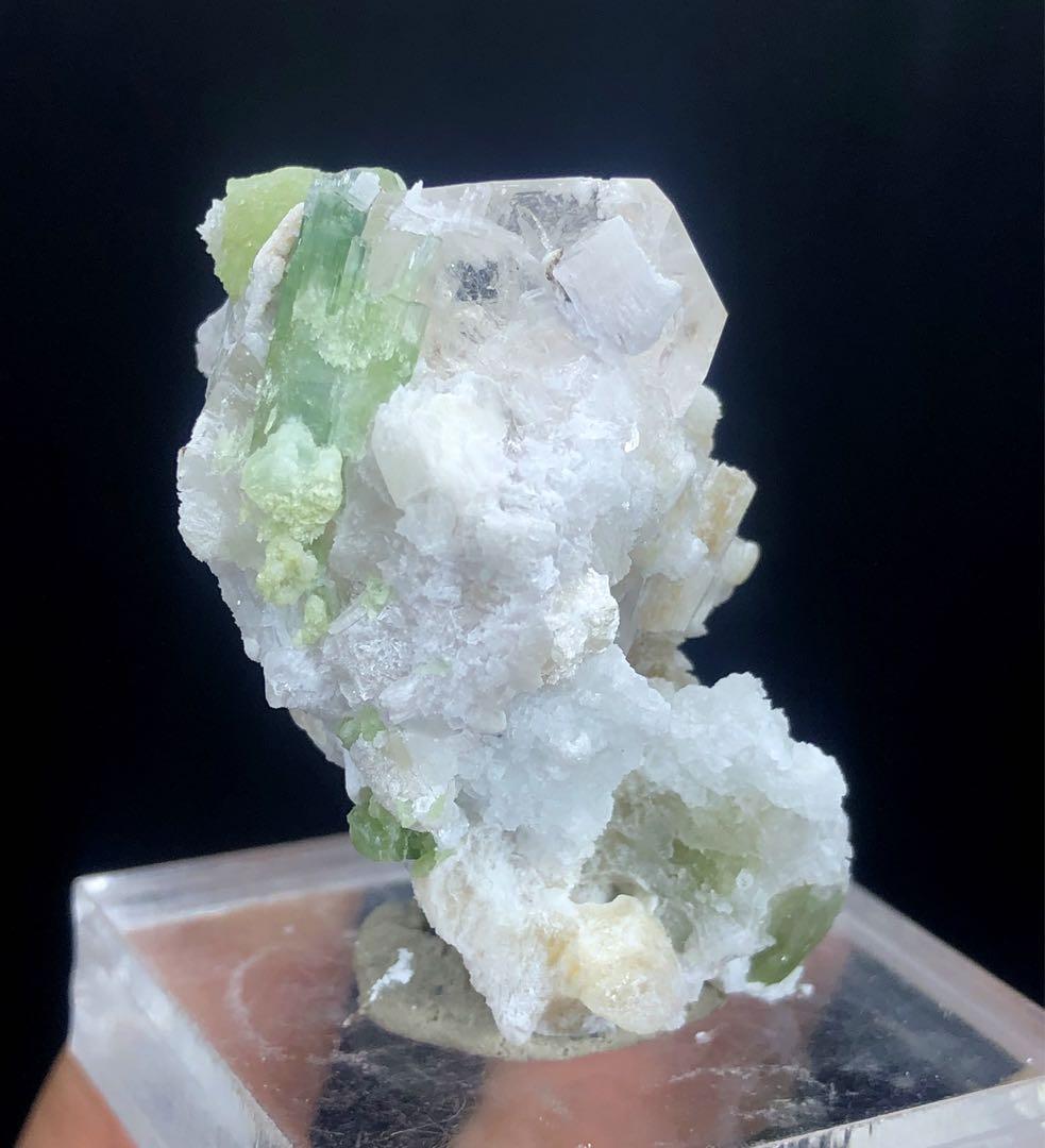 モルガナイトクリスタルの天然グリーントルマリン束