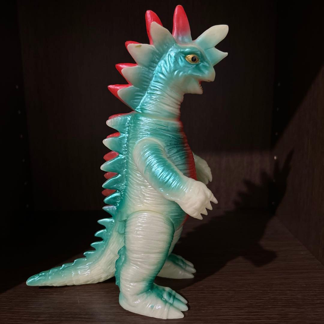 ブルファクト　怪獣フィギュア 青緑色 ソフトビニール　特撮　スエルノドン　蓄光