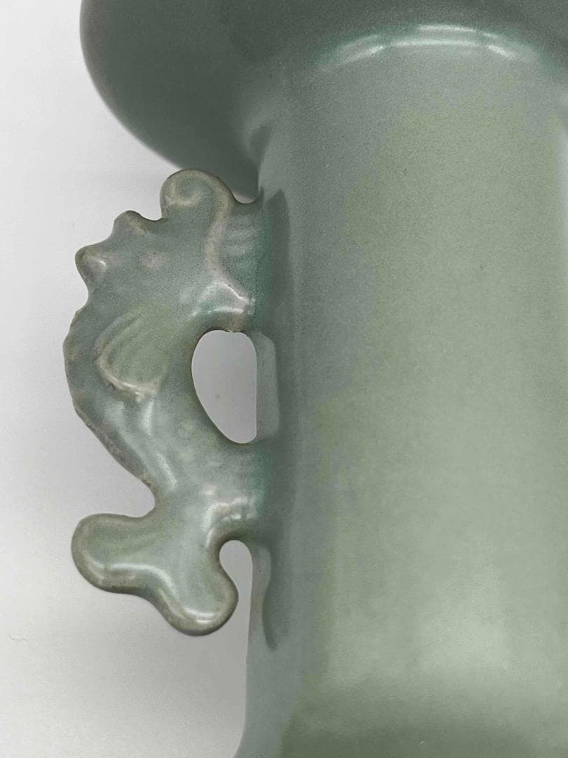 南宋時代　青磁　龍泉窯摩羯耳盤口瓶 花瓶 漆蓋付き 唐物 (A-74)