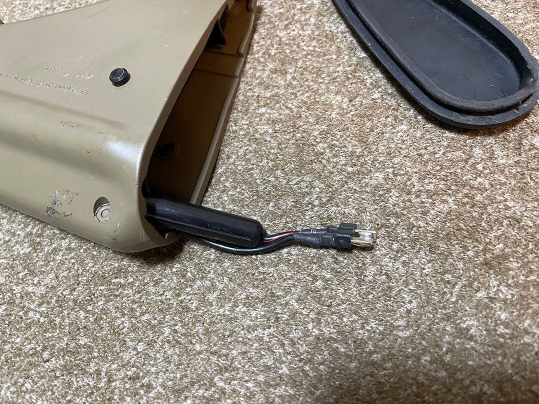 東京マルイ　AUG ハイサイクル　多弾マガジン　タンカラー