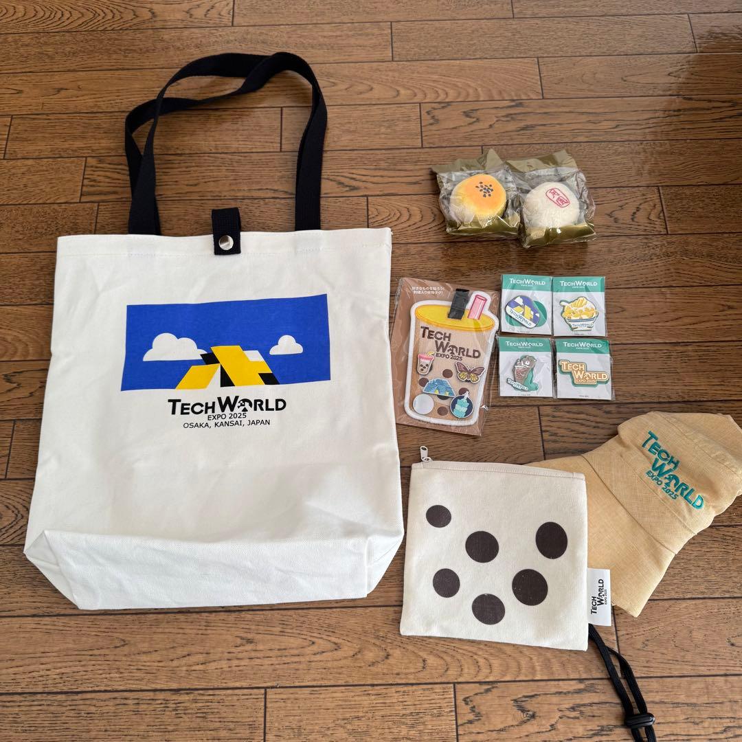 大阪万博　台湾　テックワールド ノベルティグッズセット　ピンバッジ