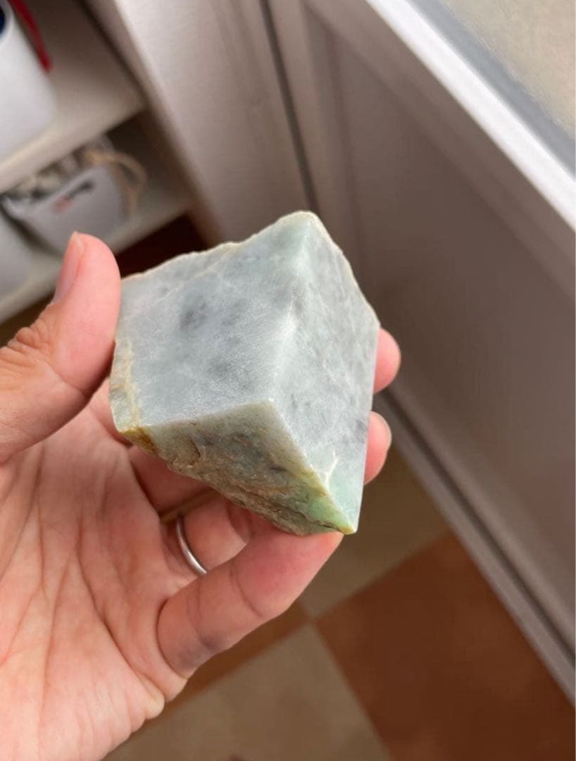 【国産鉱物】糸魚川翡翠　青海の山翡翠