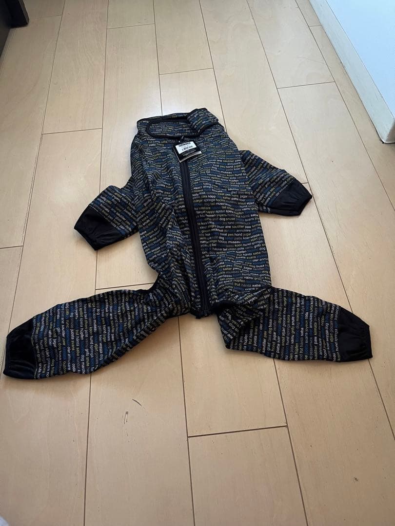 新品　タグ付き　ラティア　大型犬用　 ウィンドブレーカー　レインコート