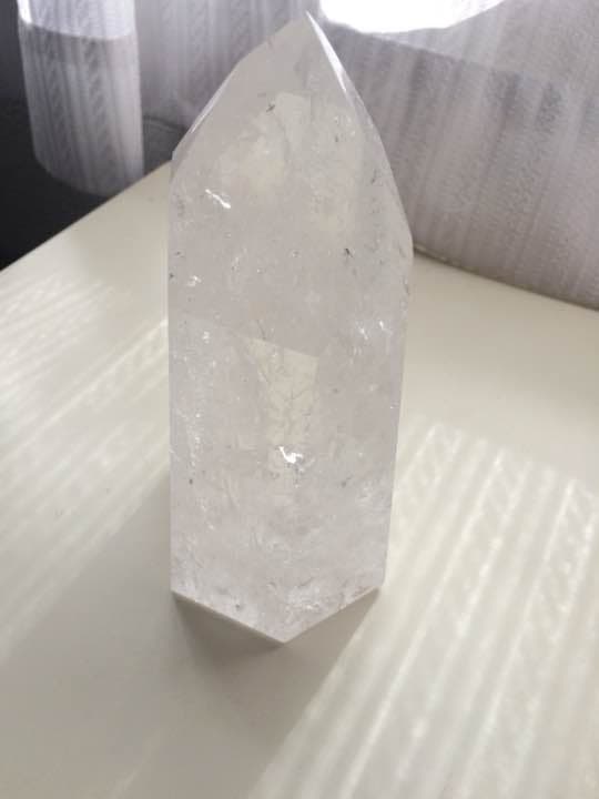 透明感のある水晶 美しいイシスあり お部屋に一つ！