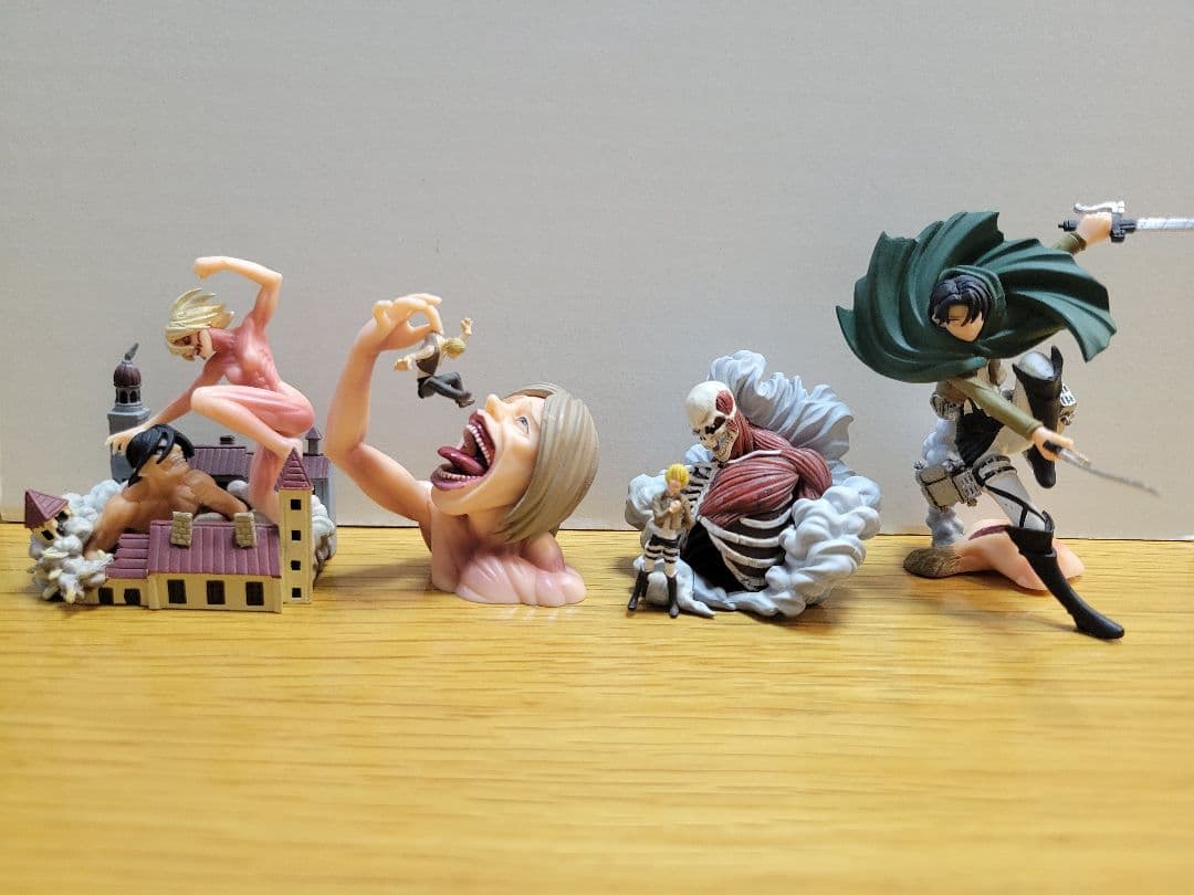 進撃の巨人 カプセル フィギュアコレクション　海洋堂 3種コンプリートセット