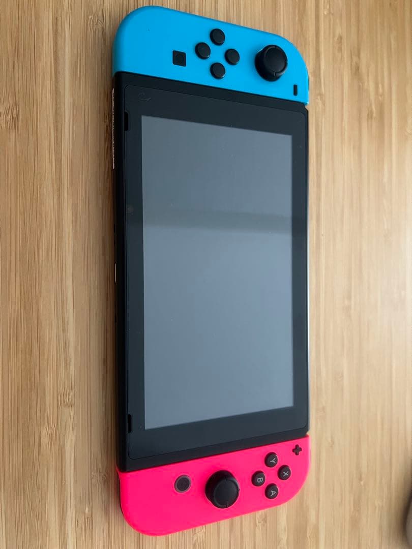 スイッチswitchと別売コントローラーとメモカとグリップ