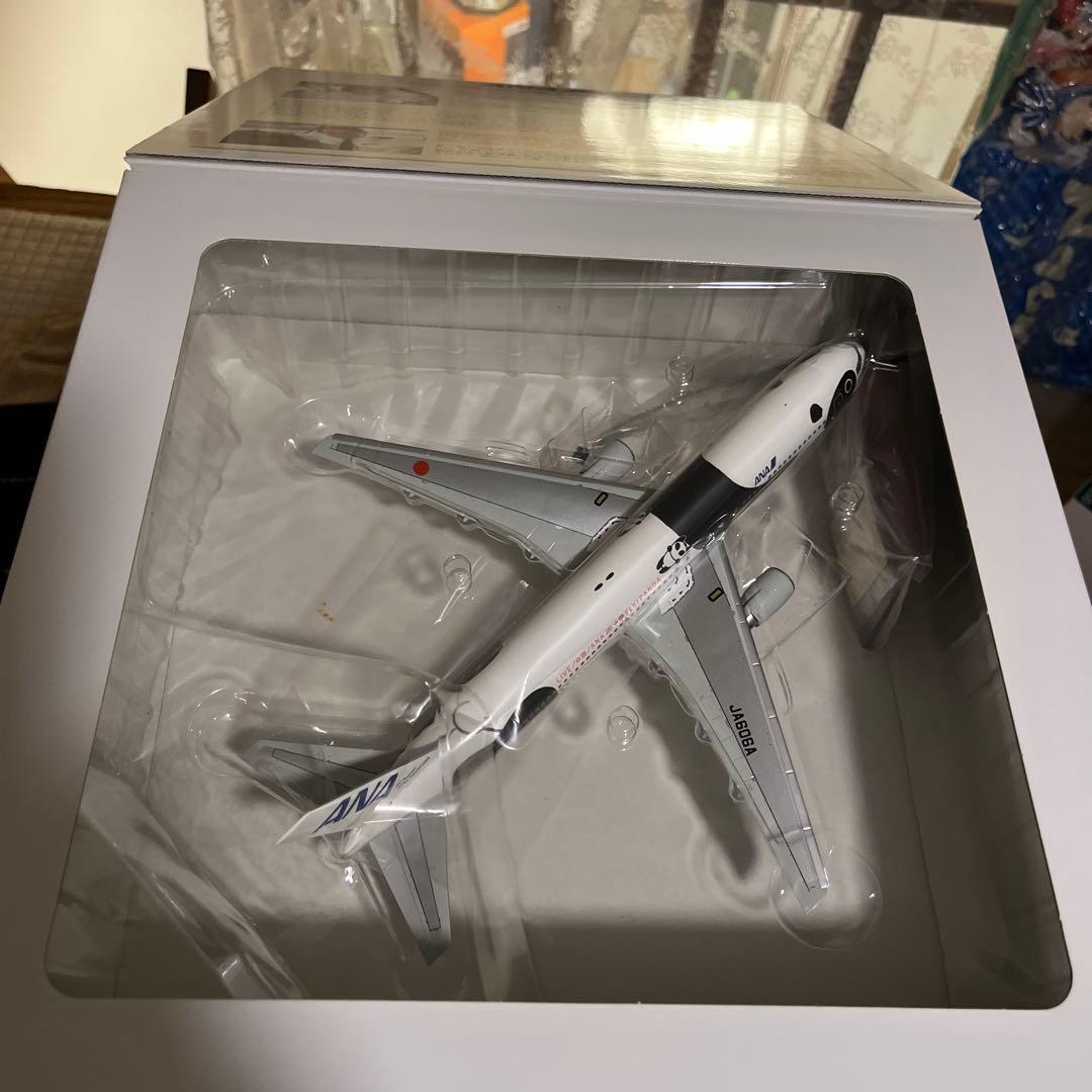 ANA ボーイング767-300er 1/200 飛行機模型