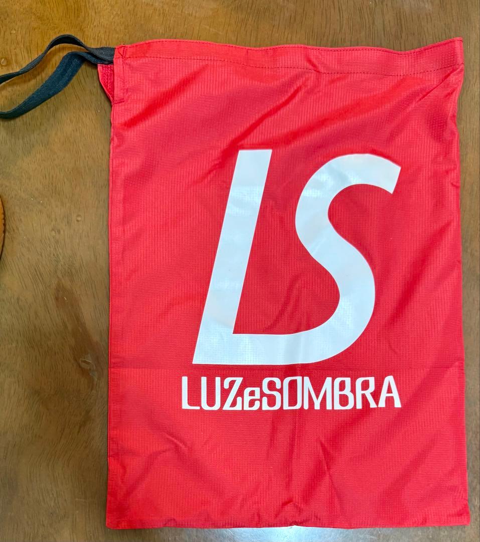 ルースイソンブラ　屋内　フットサルシューズ　イエロー　27.5 センチ　未使用品
