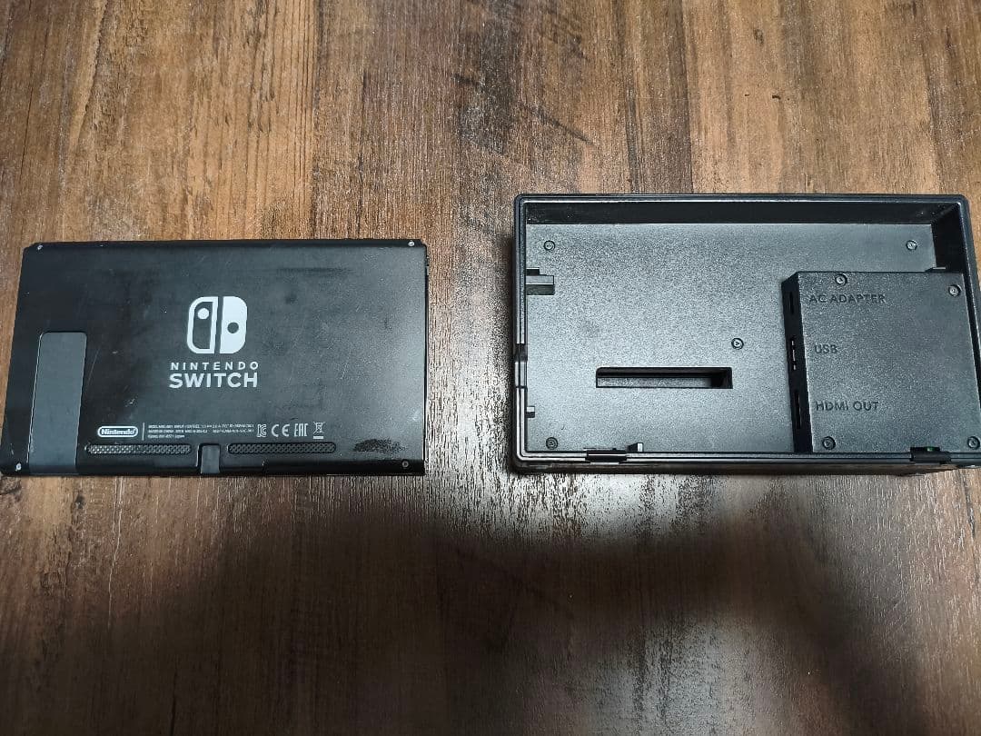 NintendoSwitch　グレー　ほりコン付き　ジョイコンなし