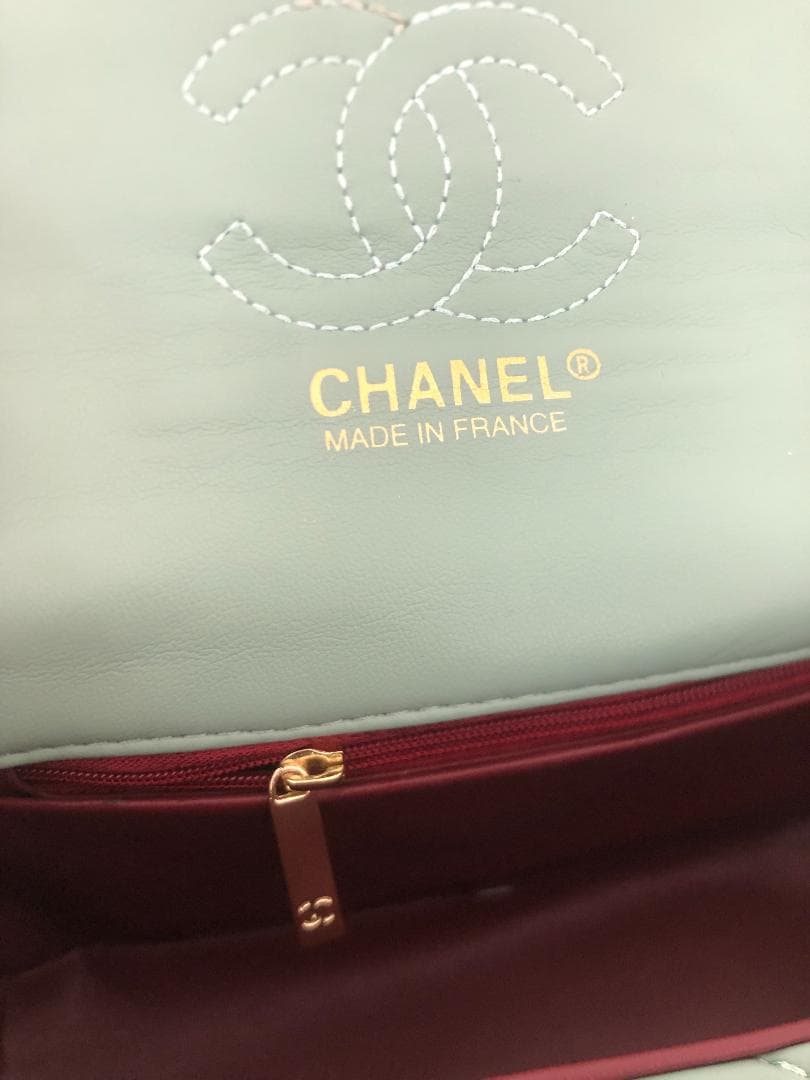 バッグ　ブルー　ハンドバッグ　レザー　ロゴ　ファッション　チェーン