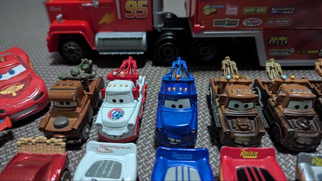 トミカ　カーズ　 約50台とマックトレーラー　バッグ付き　USED　まとめ売り