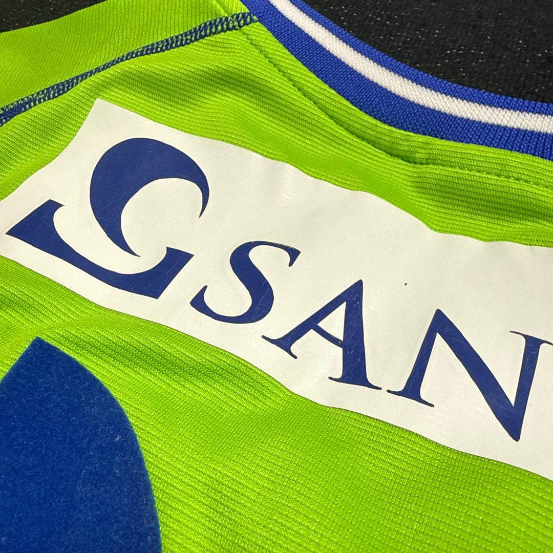 2004年湘南ベルマーレ選手着用ユニフォーム