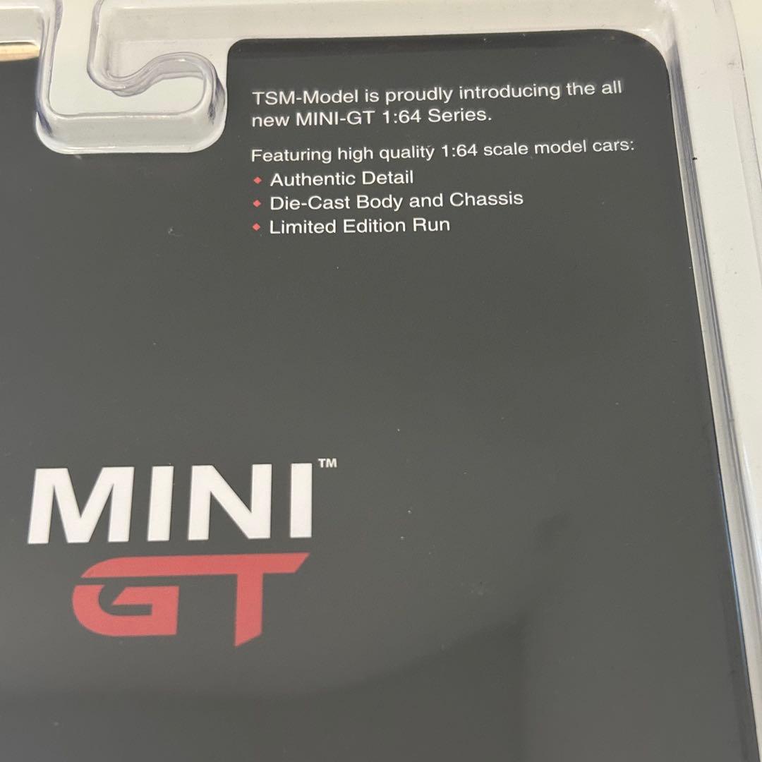 MINIGT LB★WorksNissan GT-R CondyPink1:64