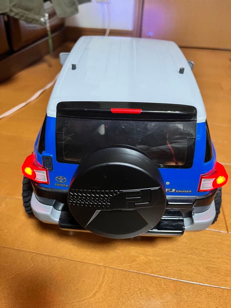TOYOTA FJ Cruiser ラジコン 1/10スケール