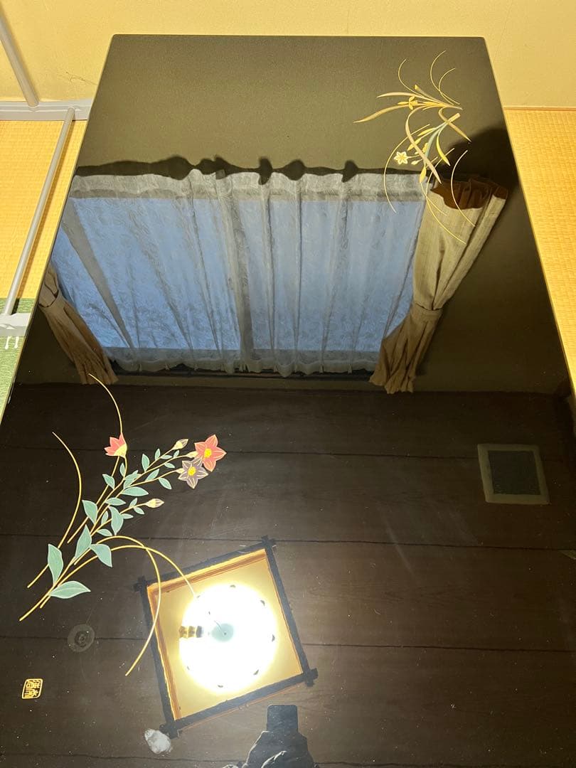 花柄装飾の座卓