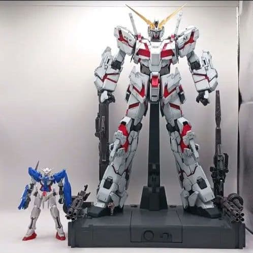 PG パーフェクトグレード ユニコーンガンダム　塗装完成品　LED内蔵