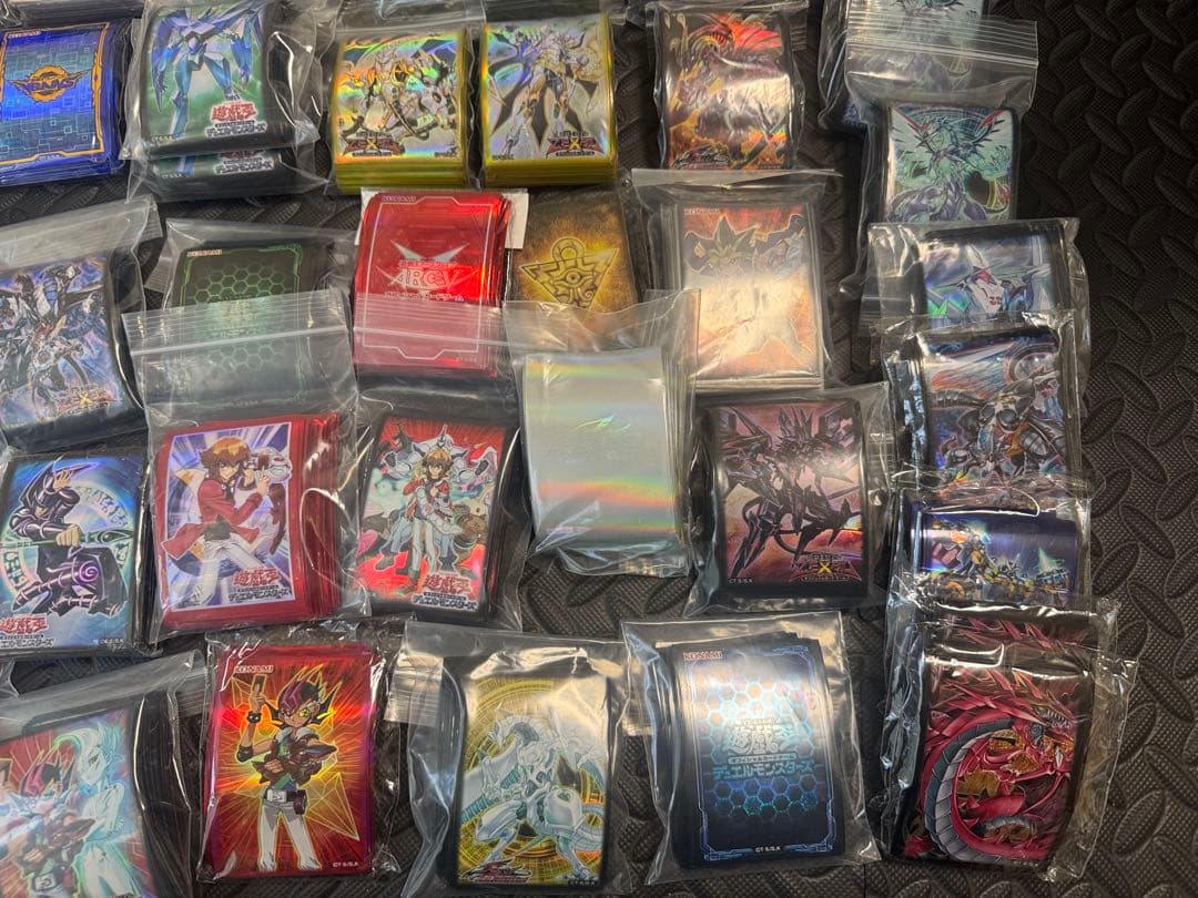 も*じ様 遊戯王　開封済み　スリーブ　引退　ハモン　十代　竜の紋章　初期　銀河眼