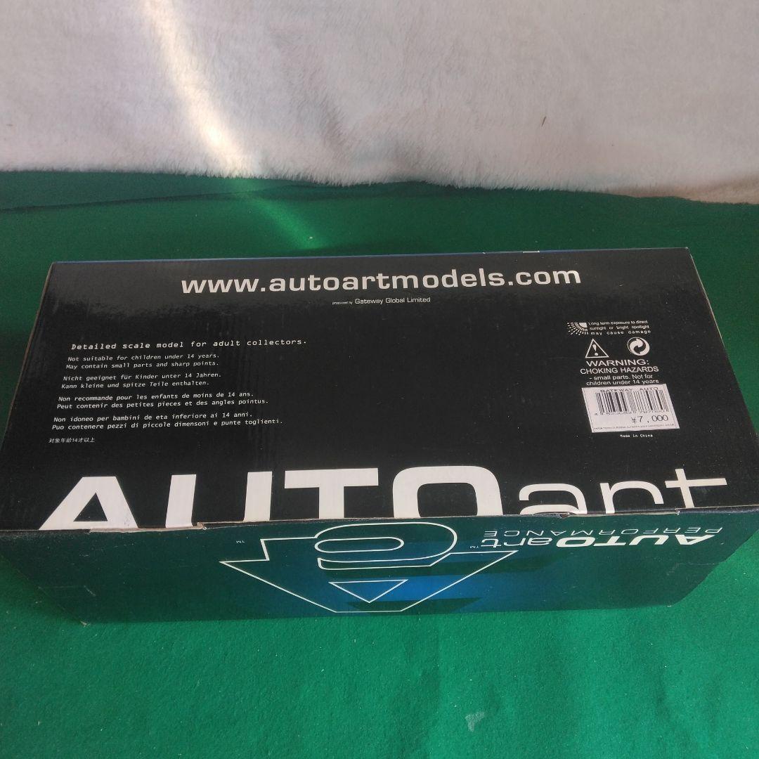 AUTOart 1/18 スケール ホワイト ミニカー　トヨタ　アルテッツァ