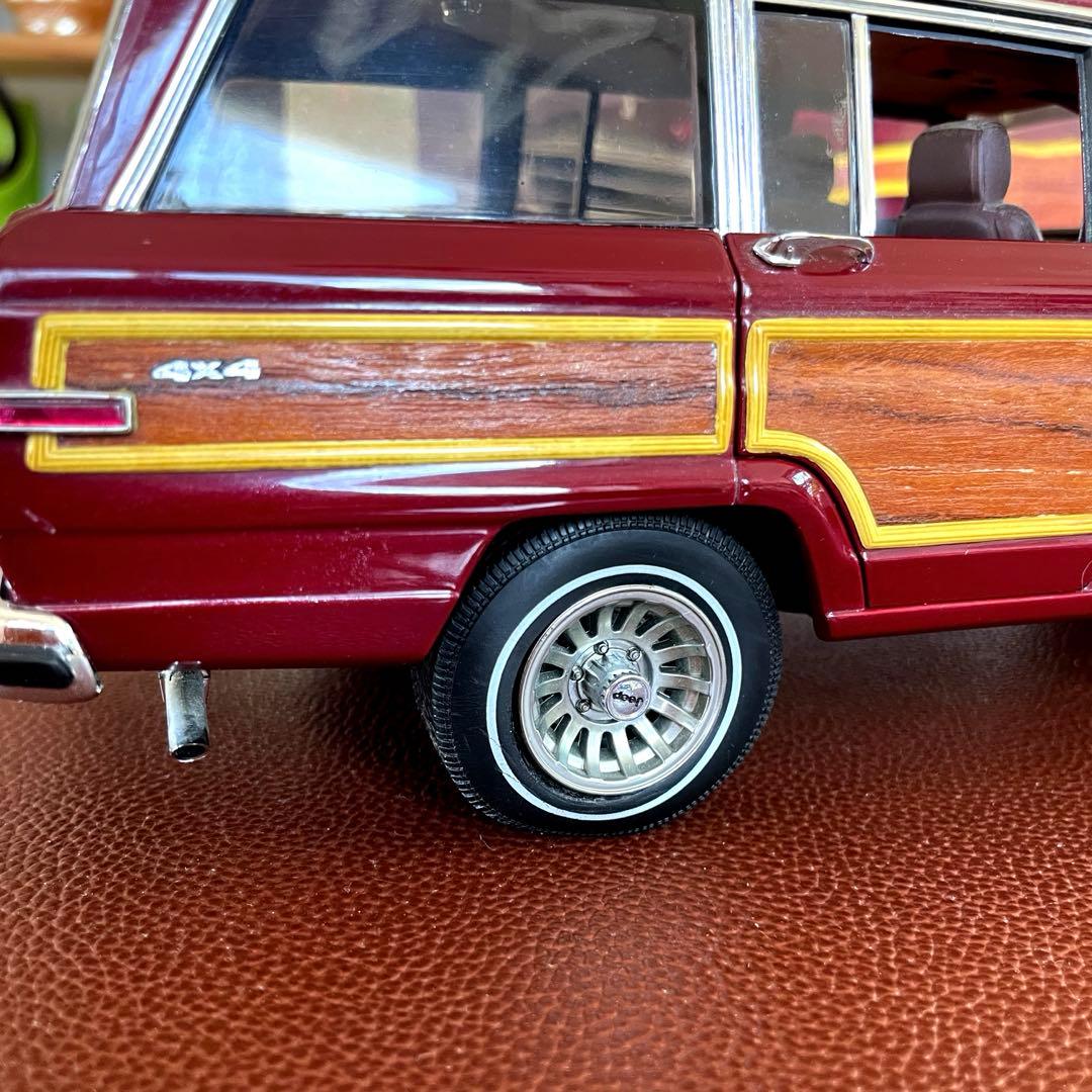 ジープ　グランドワゴニア　Grand Wagoneer AUTOart　1/18