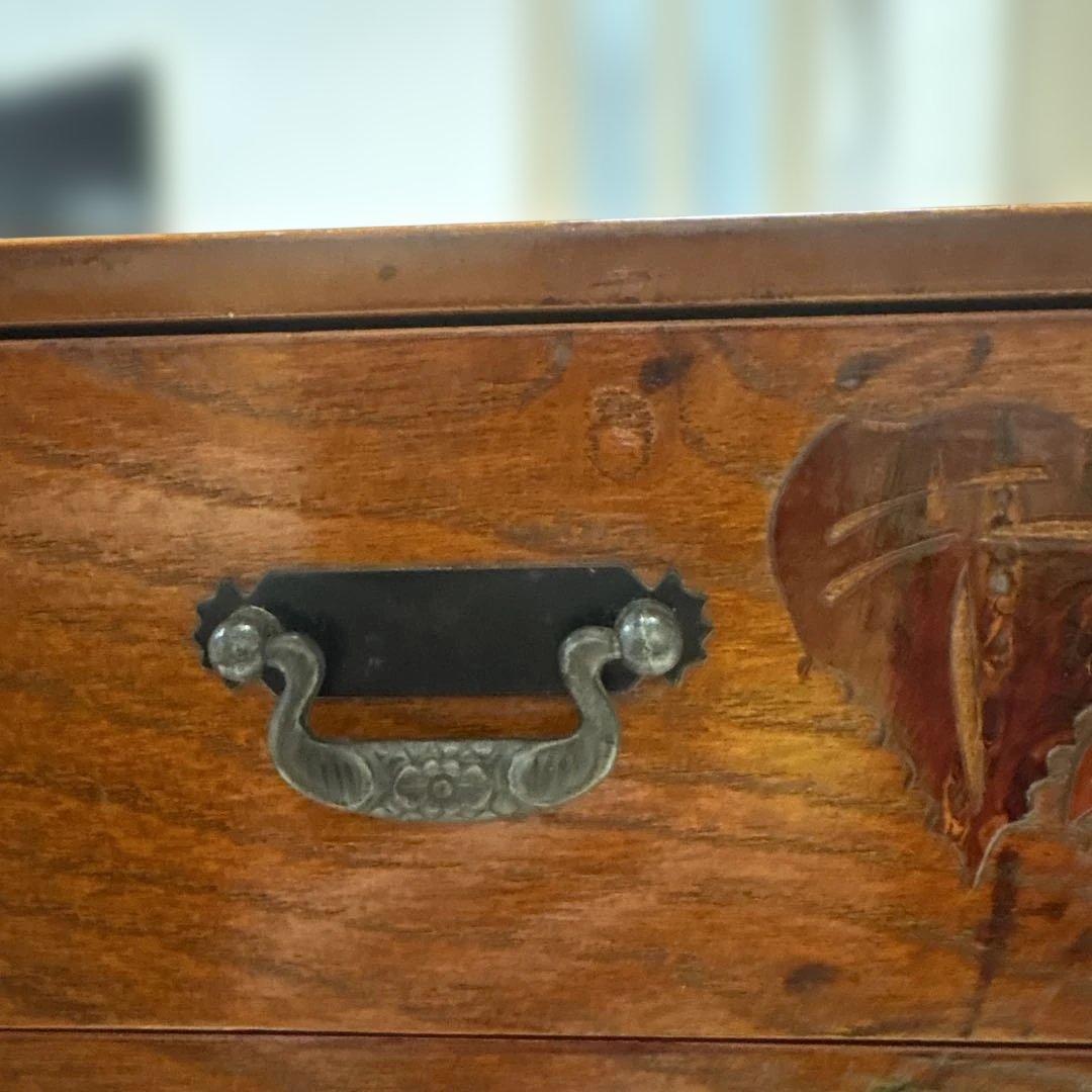 アンティーク　木製3段引き出し 花柄彫刻