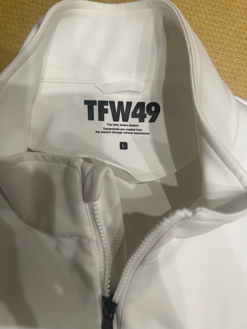 TFW49 ジャケットとパンツ　ホワイト　セットアップ