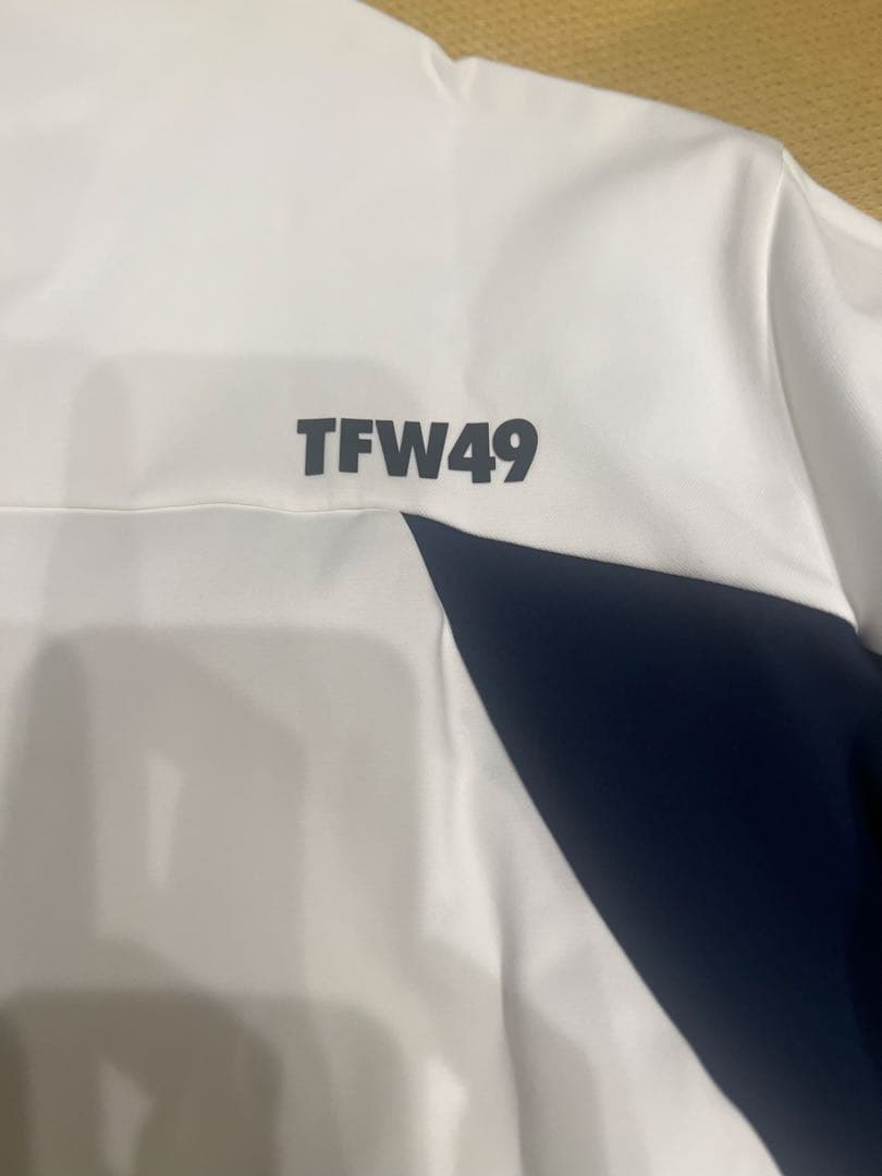 TFW49 ジャケットとパンツ　ホワイト　セットアップ