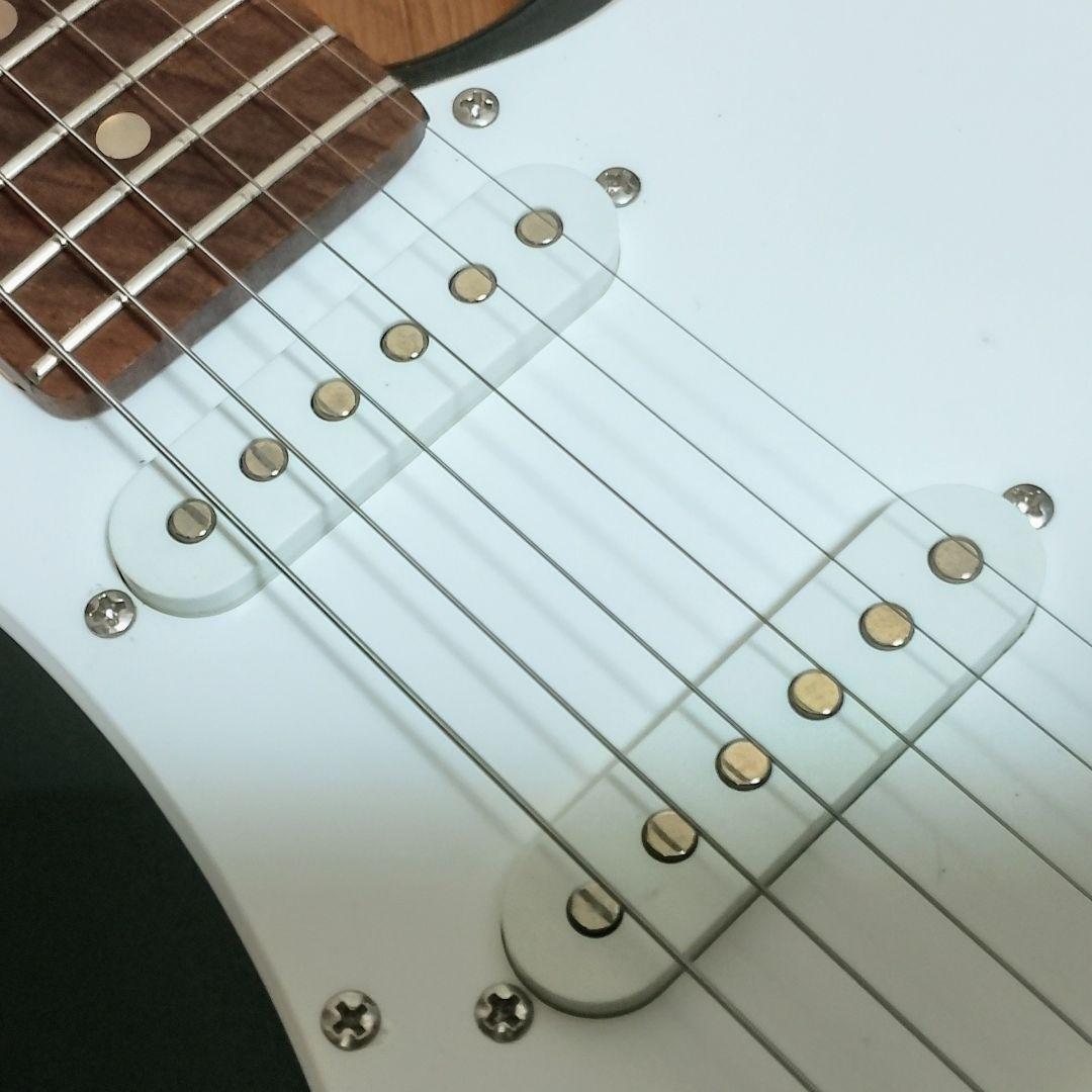 美品　LEGEND by Aria ProII　ストラトキャスタータイプ　エレキ