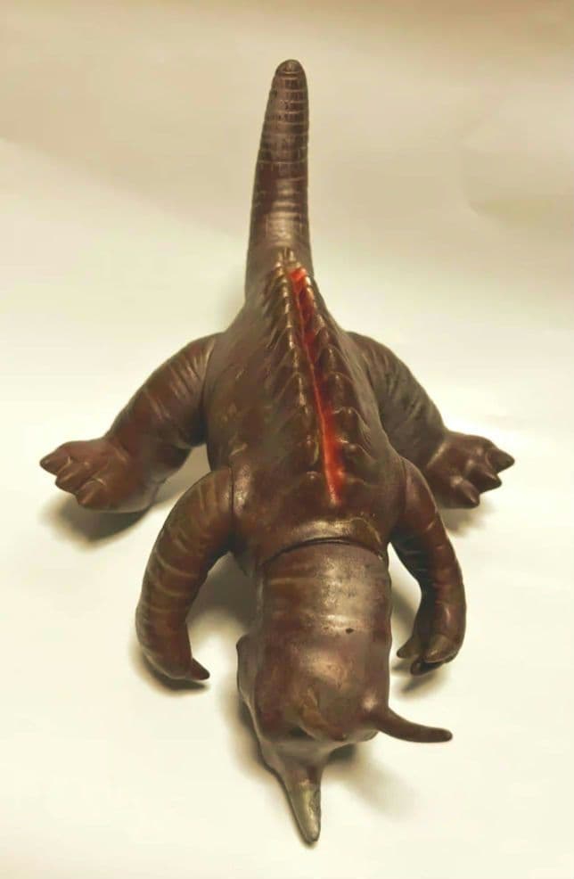 フィギュア怪獣ソフビネロンガ