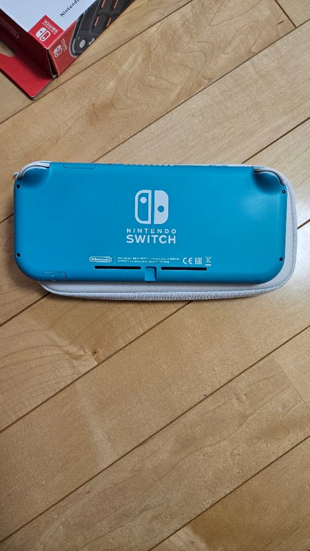 ひよこるんNintendo Switch Lite 純正ケース付き