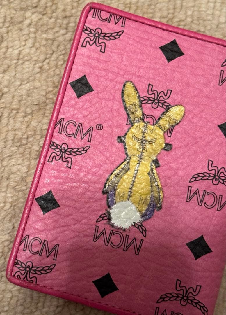 MCM ウサギ パスポートケース