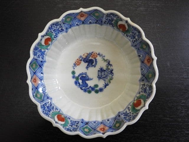 十二代柿右衛門　染錦地紋　松竹梅画菓子器　共箱有　M１３２５