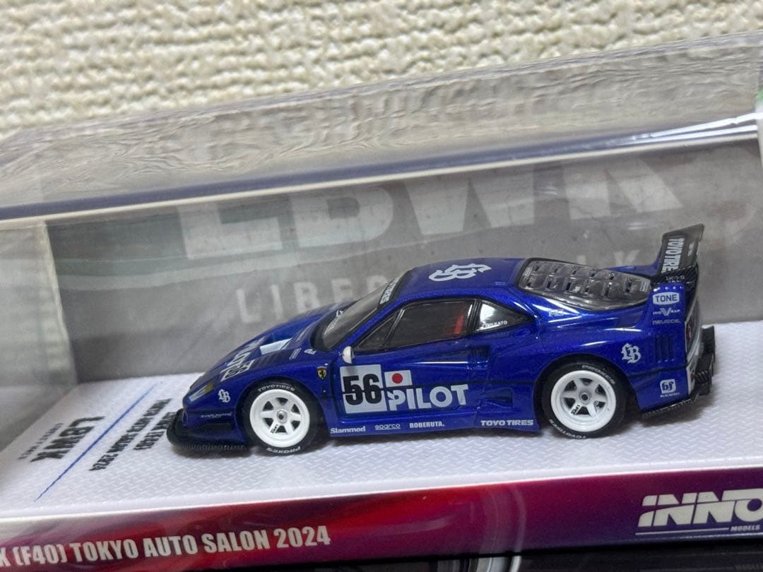 Inno64 MiniGT 1/64 LBWK F40ミニカーとフィギュアセット