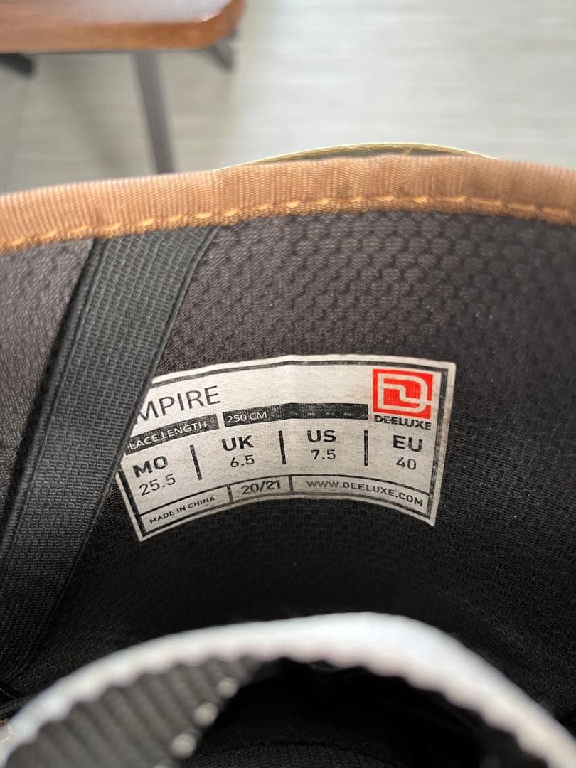 ディーラックス　エンパイア　スノーボードブーツ　　25.5センチ