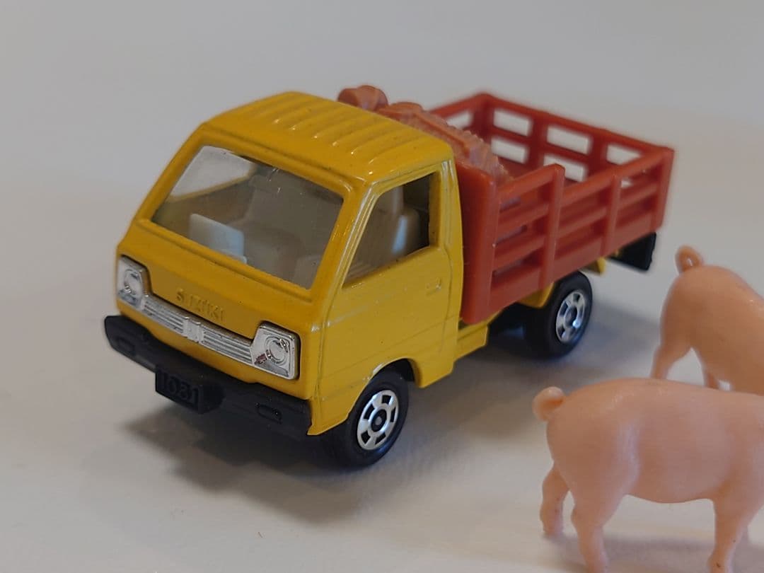 【リカルメ商い】 トミカ【31】 SUZUKI CARRY 家畜運搬車