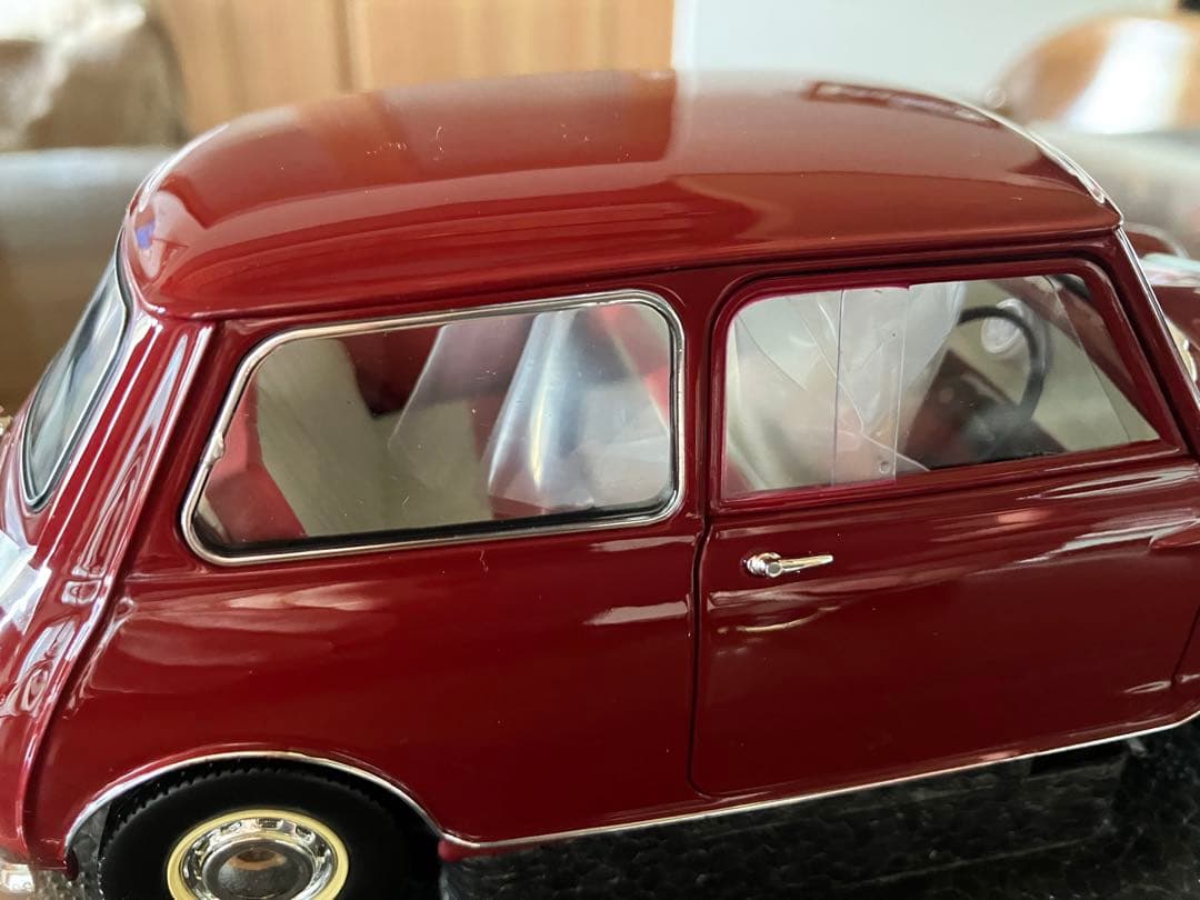 京商1/18 モーリス ミニ Mk.1 1959 (チェリーレッド) 開閉機構付
