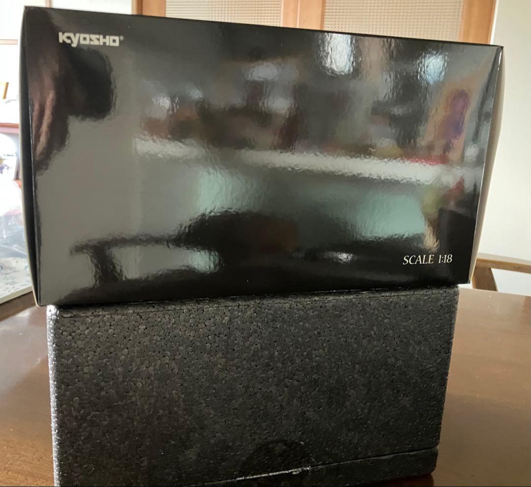 京商1/18 モーリス ミニ Mk.1 1959 (チェリーレッド) 開閉機構付