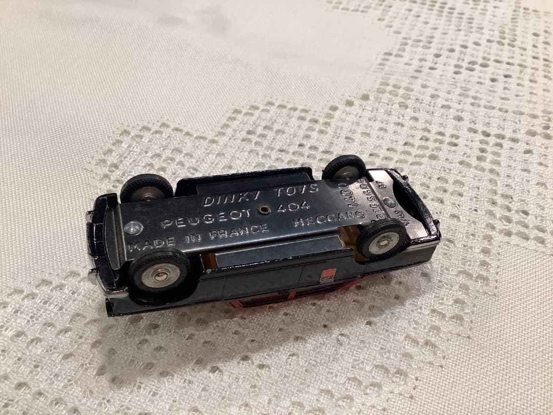 美品レア　仏製DINKY TOYS プジョー404タクシー　ミニカー