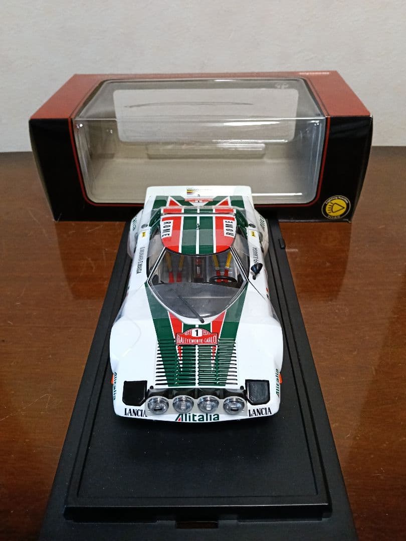 京商1/18ランチア・ストラトス77モンテカルロNo.1希少ライト点灯バージョン