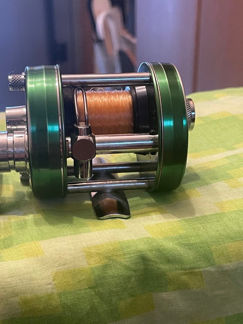 アブガルシア　アンバサダー2500c グリーン