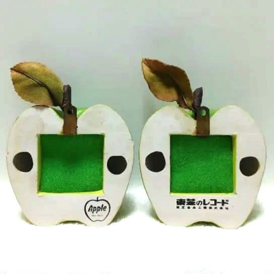 ビートルズ ！ジョン・ポール・ジョージ・リンゴ♣東芝音楽工業ビートルズ壁掛りんご