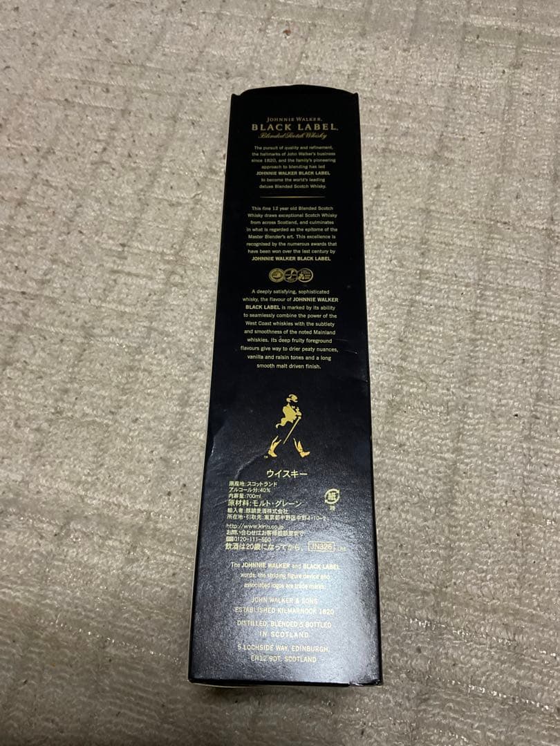 JOHNNYE WALKER／BLACK LABEL・AGED12YEARS。