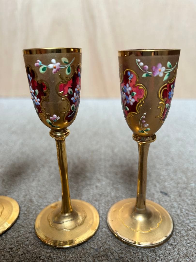 お値下げしました　ベネチアングラス　金彩花紋　ムラーノガラス