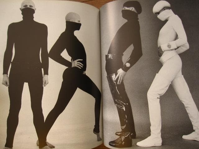 The Rudi Gernreich book　直筆サイン入り　signed
