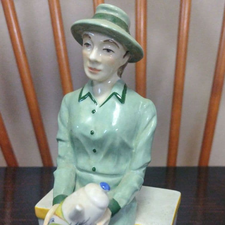 スージークーパー、フィギュア、 マナー・リミテッド・エディションズ No. 31