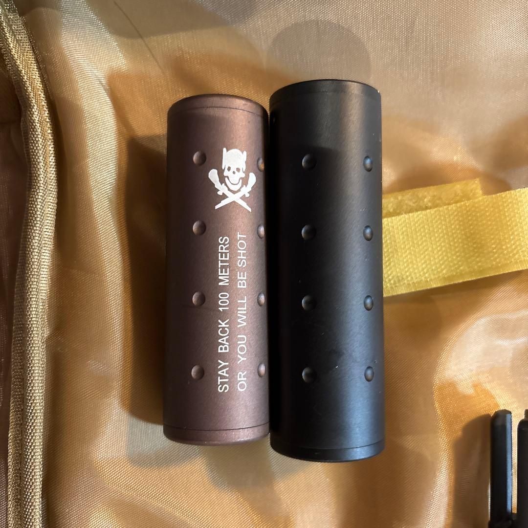 次世代電動ガン SCAR-L CQCタンカラー マガジン3本付き