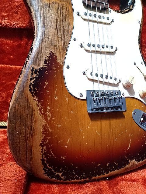 ★Custom HardRelic Sunburst StratocasterⅡ