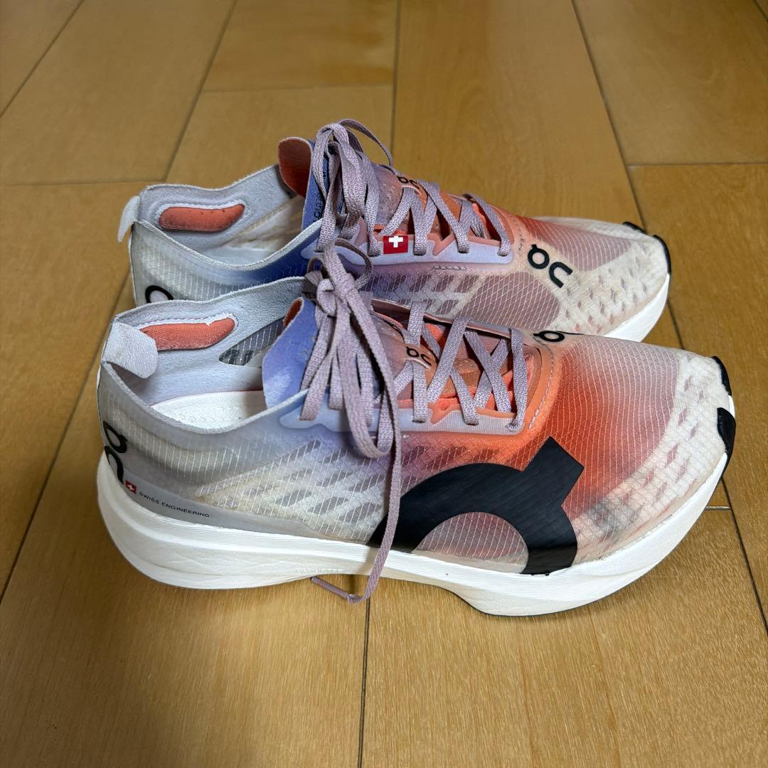 Onクラウドブルームストライク　23センチ 美品