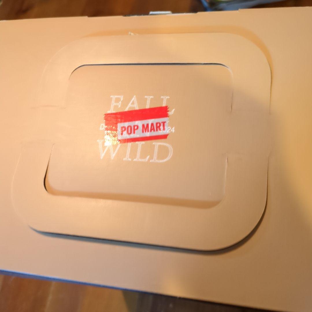 正規品ラブブ人形ＰＯＰＭＡＲＴ　ＴＨＥＭＯＮＴＥＲＳ　ＦＡＬＬＩＮＷＩＬＤ