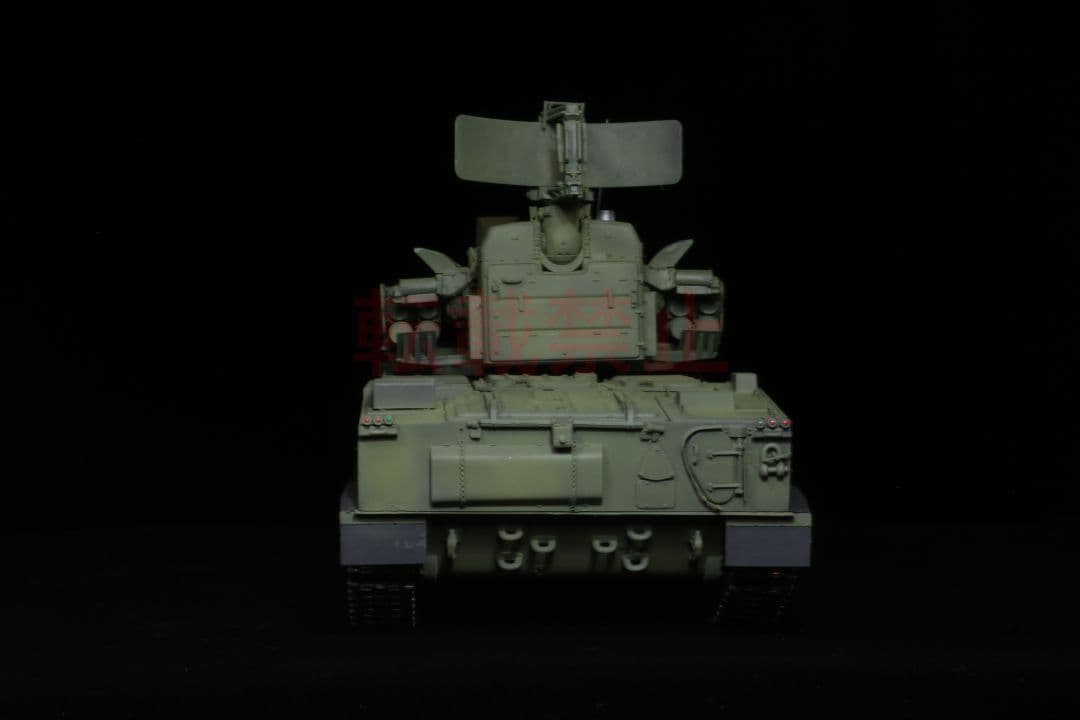 完成品 1/35 ロシア軍 2S6M 自走式対空砲 プラモデル パンダホビー